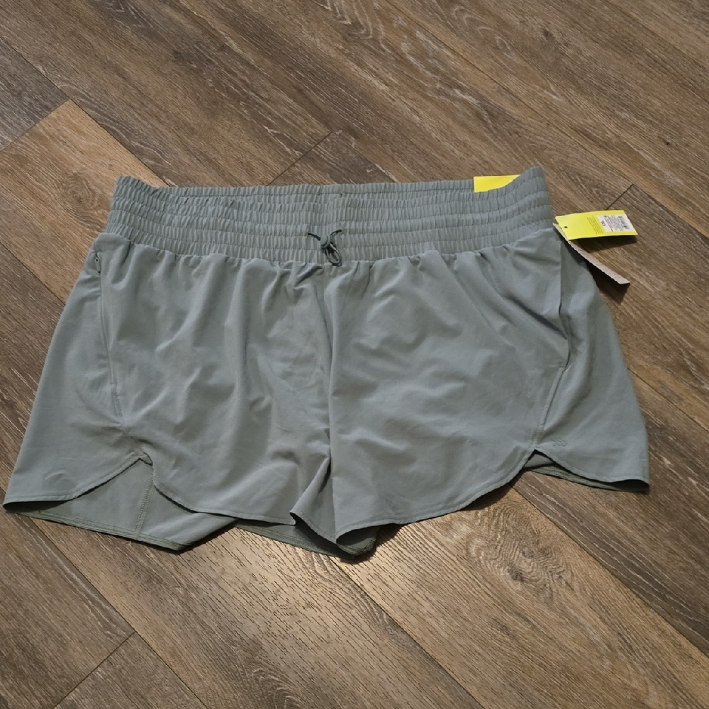 All in Motion Women's XXL High Rise Woven Shorts New w/ Tags!